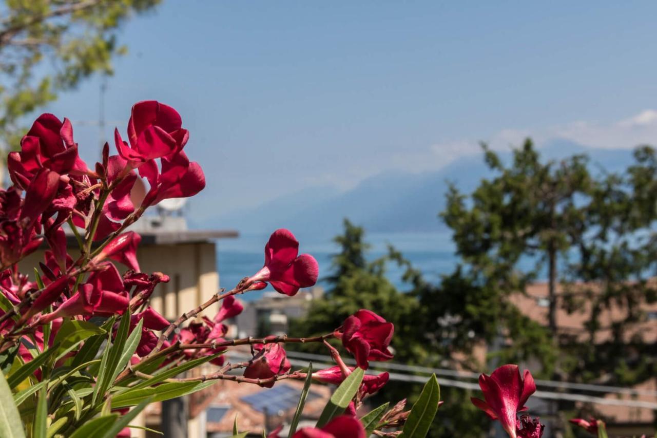 Frank Ronyo Appartement Desenzano del Garda Buitenkant foto