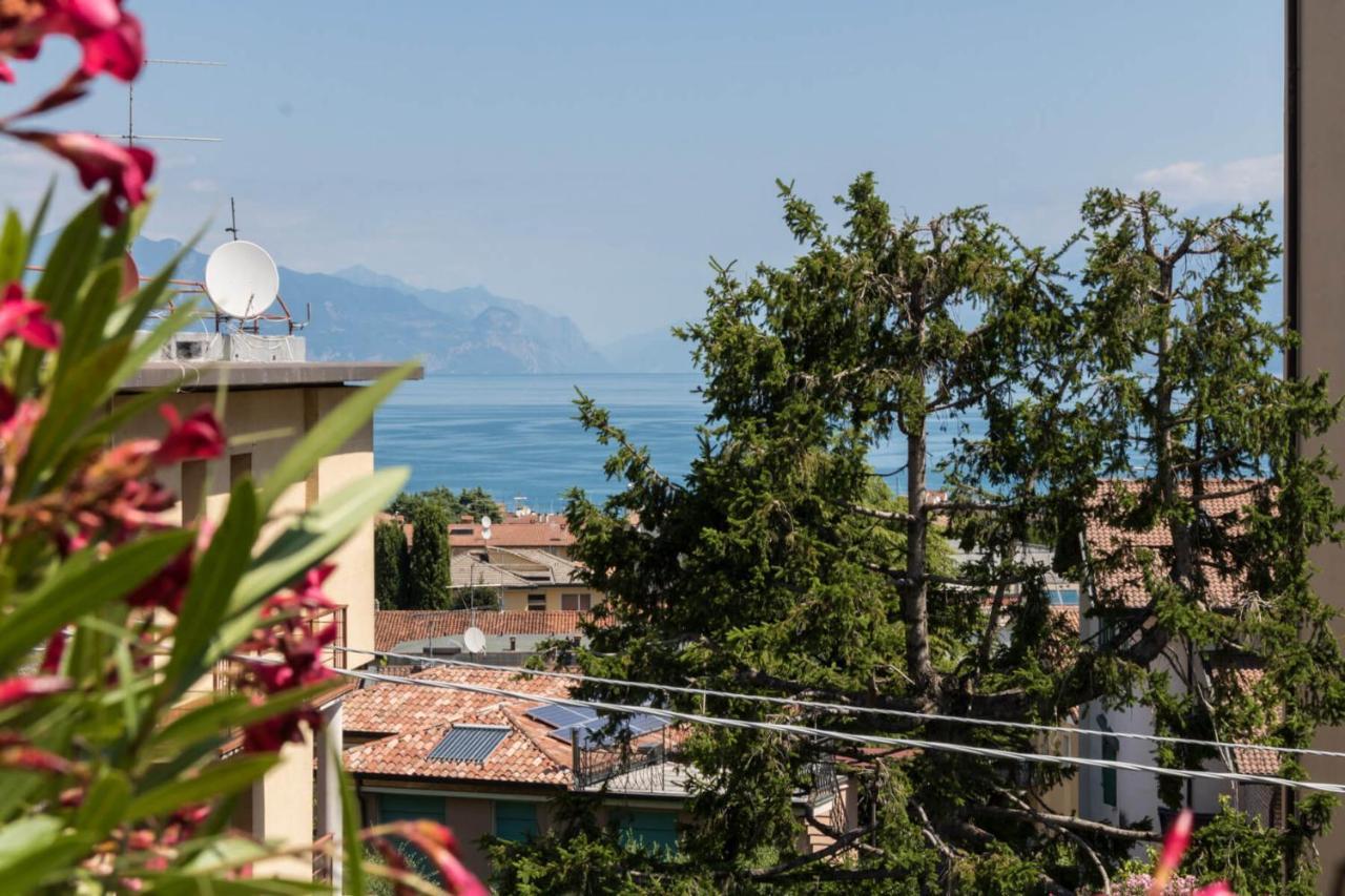 Frank Ronyo Appartement Desenzano del Garda Buitenkant foto